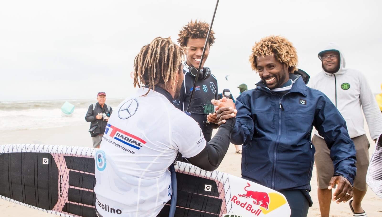 Pessoas a Cumprimentarem-se